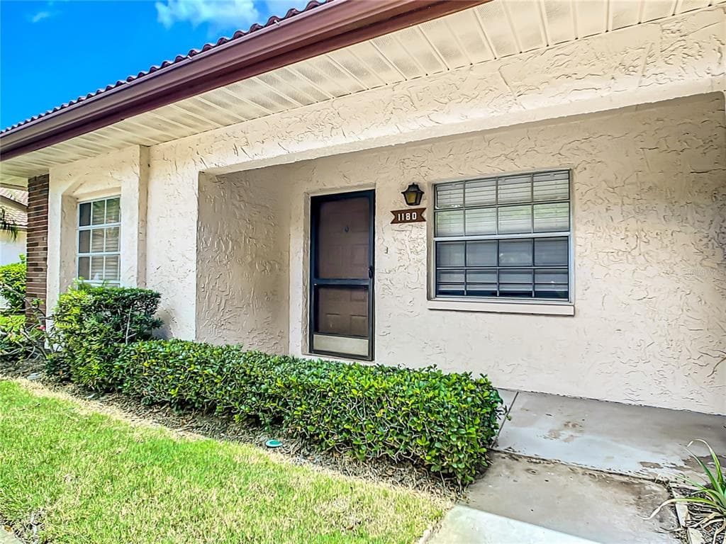 1180 MONTROSE PLACE UNIT 1180