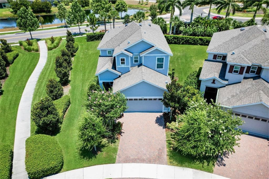 6151 VOYAGERS PLACE APOLLO BEACH, FL 33572