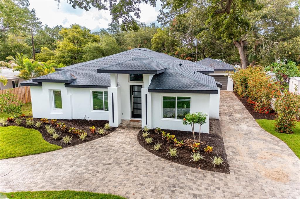 8087 27TH AVENUE N ST PETERSBURG, FL 33710