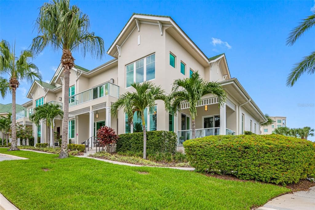 6 HIBISCUS LANE BELLEAIR, FL 33756
