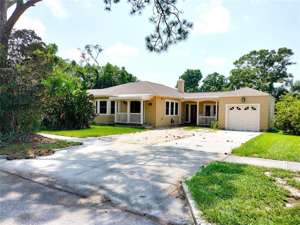 300 ORANGEVIEW AVENUE
