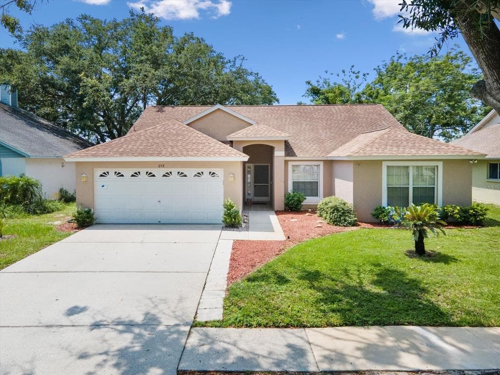658 BAY COVE DRIVE