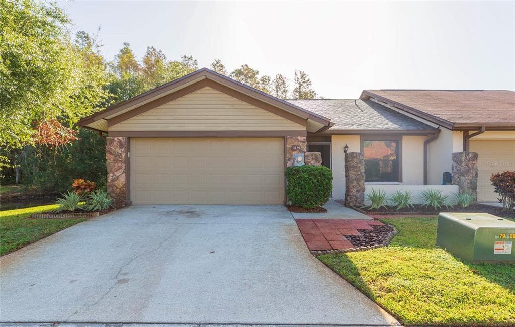 3925 SHORESIDE CIRCLE TAMPA, FL 33624