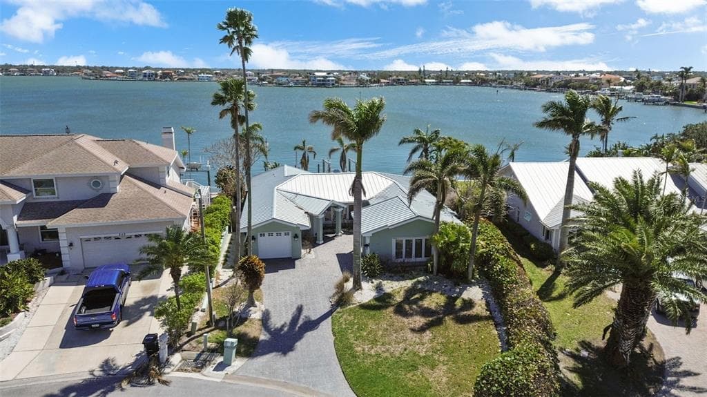 501 HARBOR DRIVE BELLEAIR BEACH, FL 33786