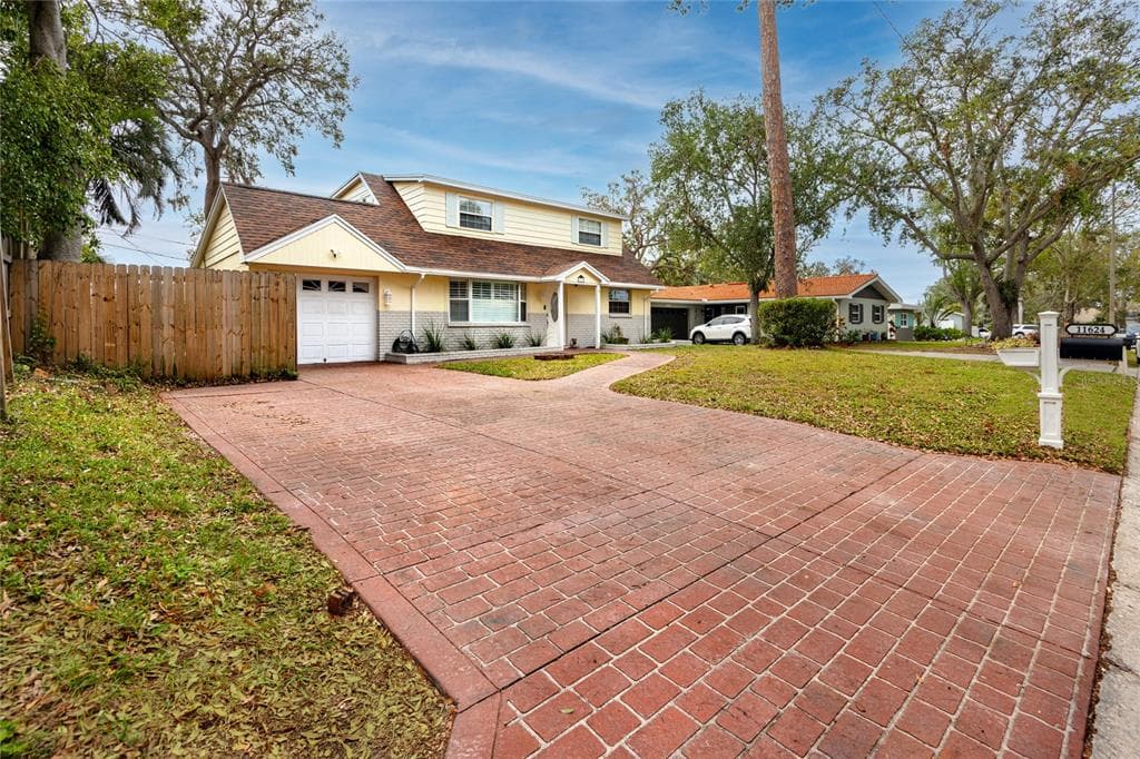 11624 PINEDALE AVENUE SEMINOLE, FL 33772