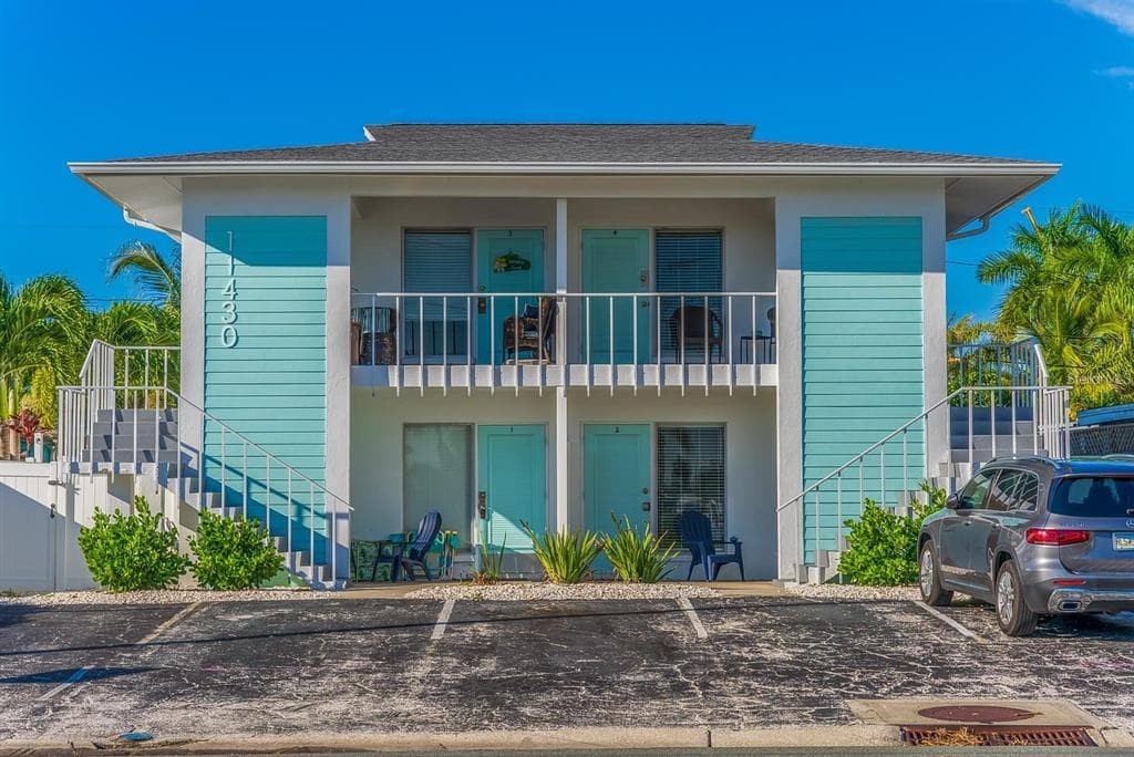 11430 3RD STREET E UNIT #1 TREASURE ISLAND, FL 33706