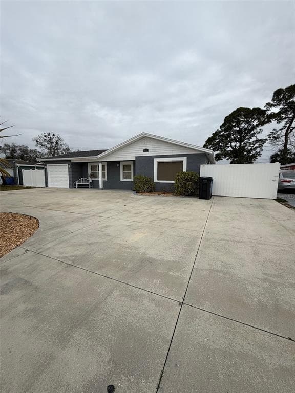 8105 TANGLEWOOD LANE