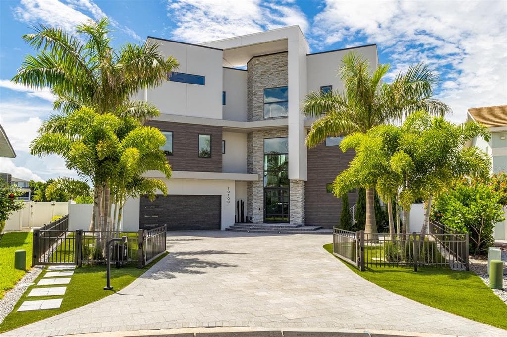10100 TARPON DRIVE TREASURE ISLAND, FL 33706