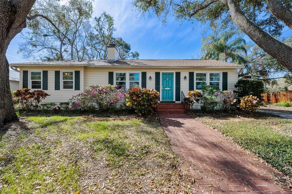 3810 W GRANADA STREET TAMPA, FL 33629