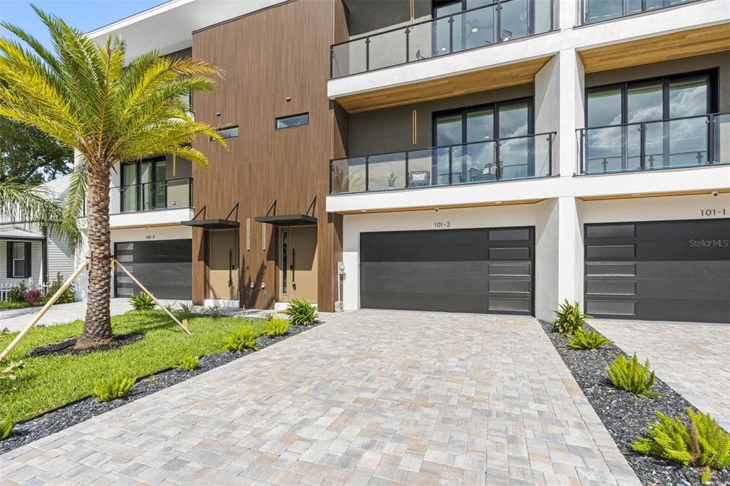 101 W WARREN AVENUE UNIT 2 TAMPA, FL 33602