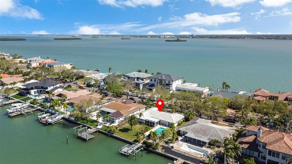 684 HARBOR ISLAND CLEARWATER BEACH, FL 33767