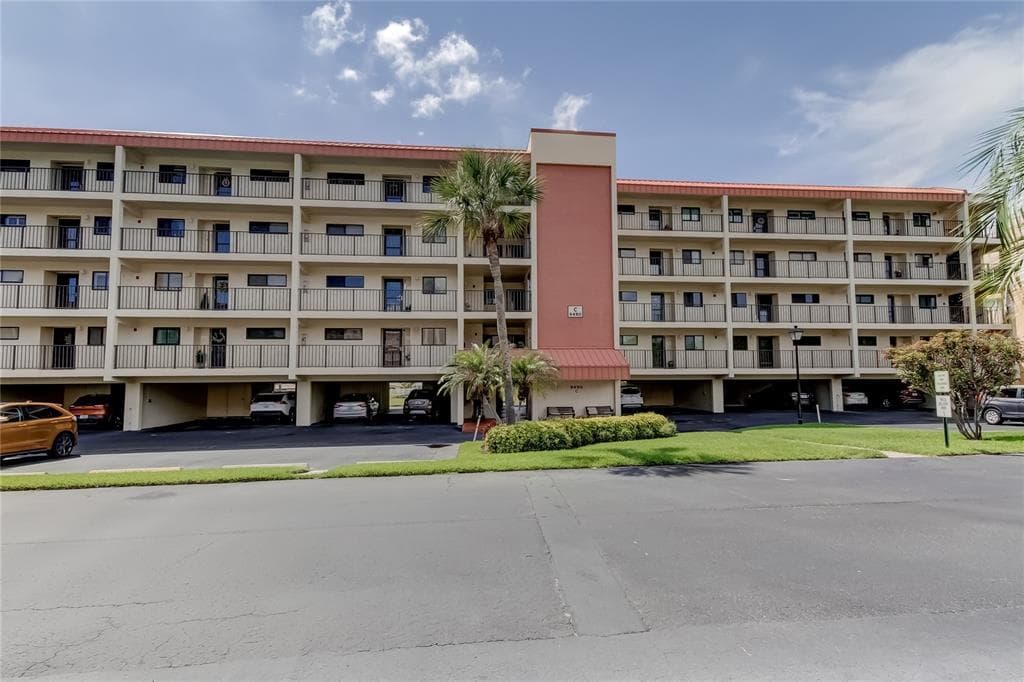 9490 HARBOR GREENS WAY UNIT 404 SEMINOLE, FL 33776