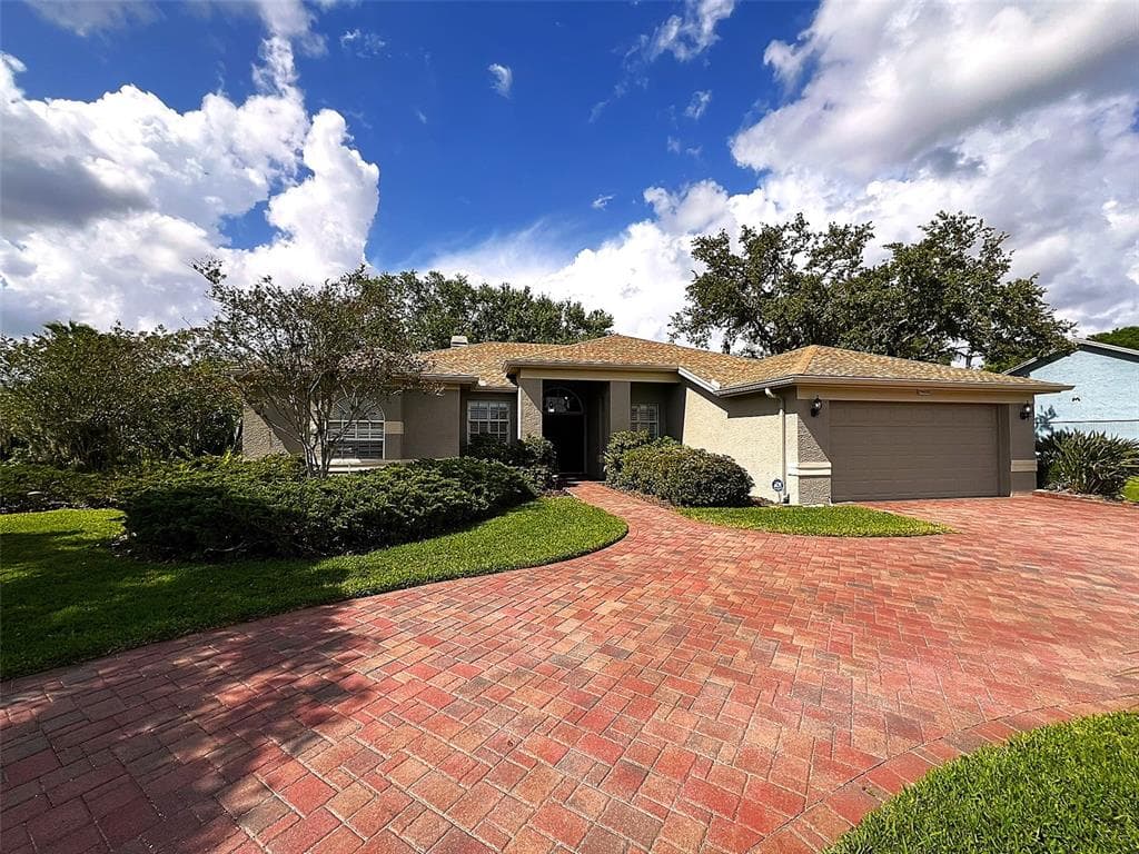 17423 EQUESTRIAN TRAIL