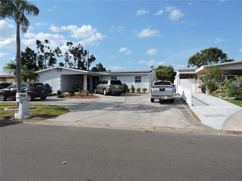 4529 W KNOX STREET TAMPA, FL 33614