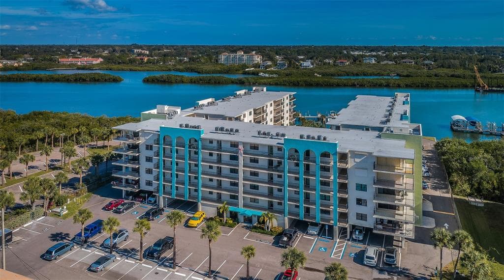 19531 GULF BOULEVARD UNIT 604 INDIAN SHORES, FL 33785