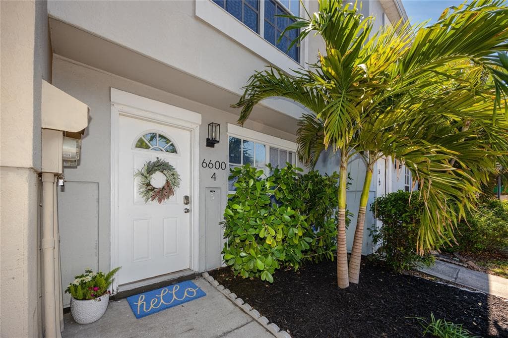 6600 121ST AVENUE UNIT 4