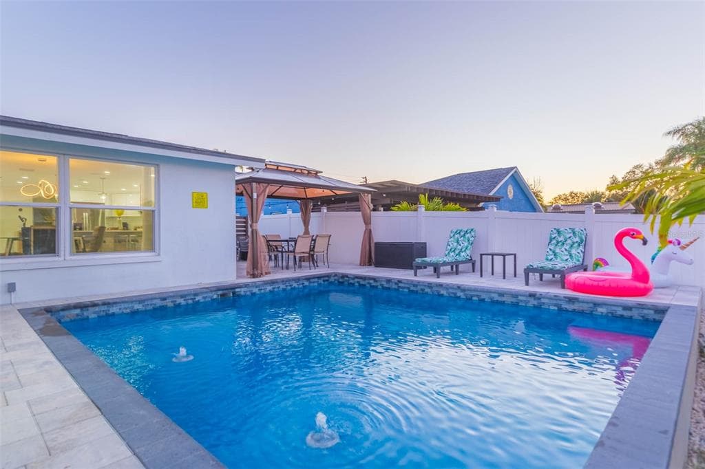 4644 BAY CREST DRIVE