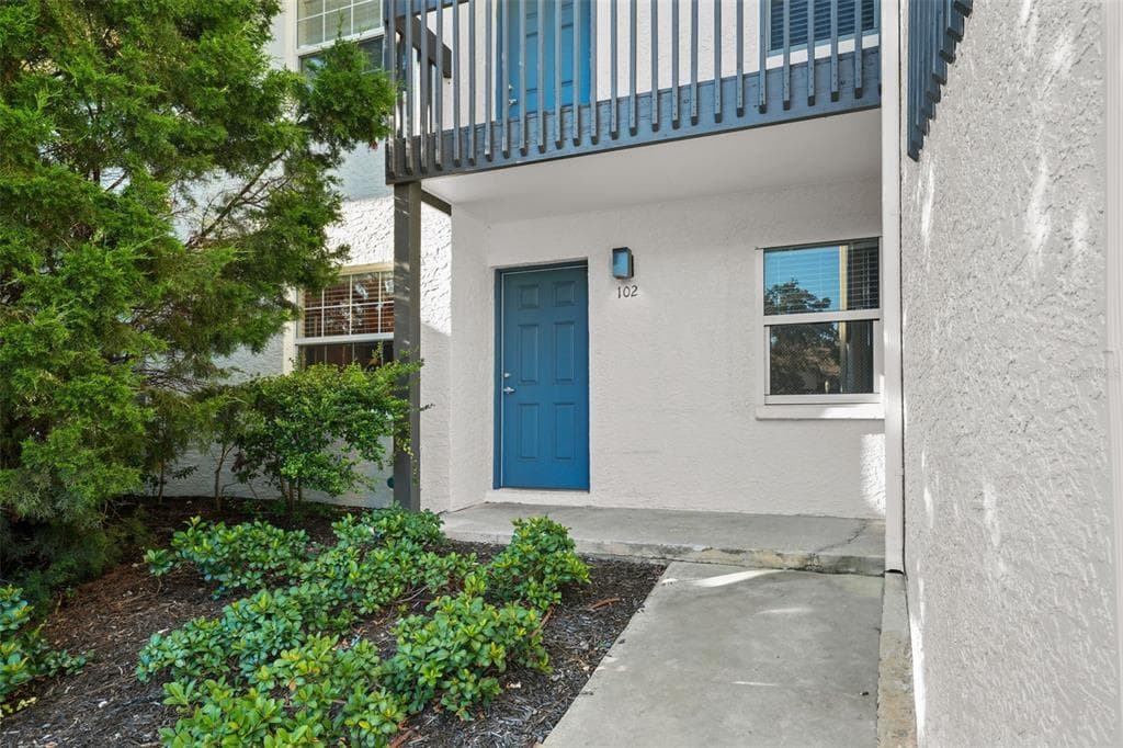 3840 34TH AVENUE S UNIT 101 ST PETERSBURG, FL 33711