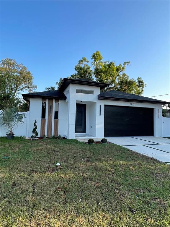 907 E OKALOOSA AVENUE TAMPA, FL 33604