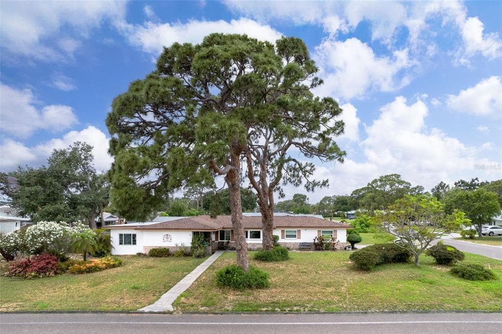 6801 PINELLAS POINT DRIVE S ST PETERSBURG, FL 33712