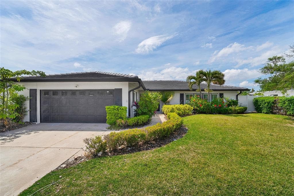 3944 DORAL DRIVE TAMPA, FL 33634