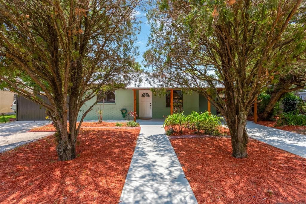2303 E OSBORNE AVENUE TAMPA, FL 33610