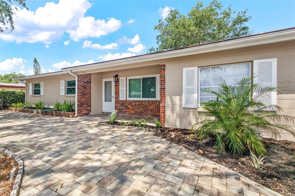 9810 N 53RD STREET TEMPLE TERRACE, FL 33617