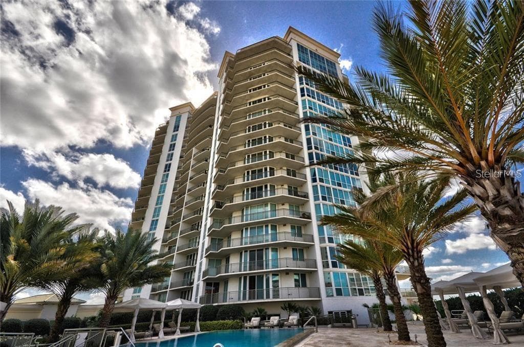 450 KNIGHTS RUN AVENUE UNIT 1605 TAMPA, FL 33602