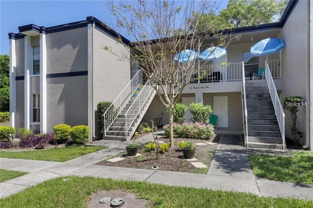 125 PICARDY VILLA CIRCLE UNIT 100 BRANDON, FL 33510