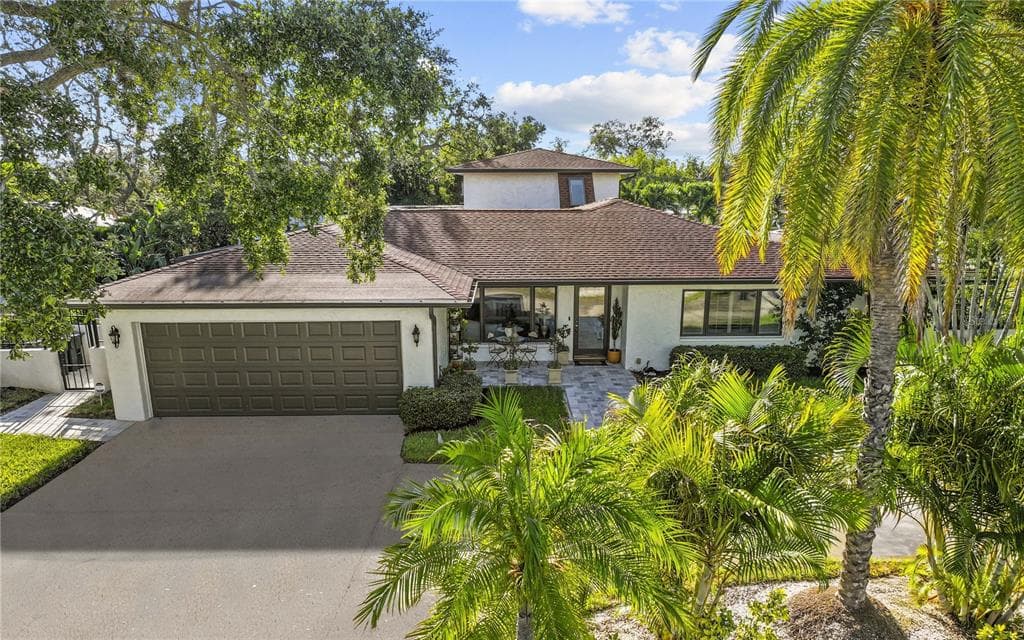 208 LIVE OAK LANE LARGO, FL 33770