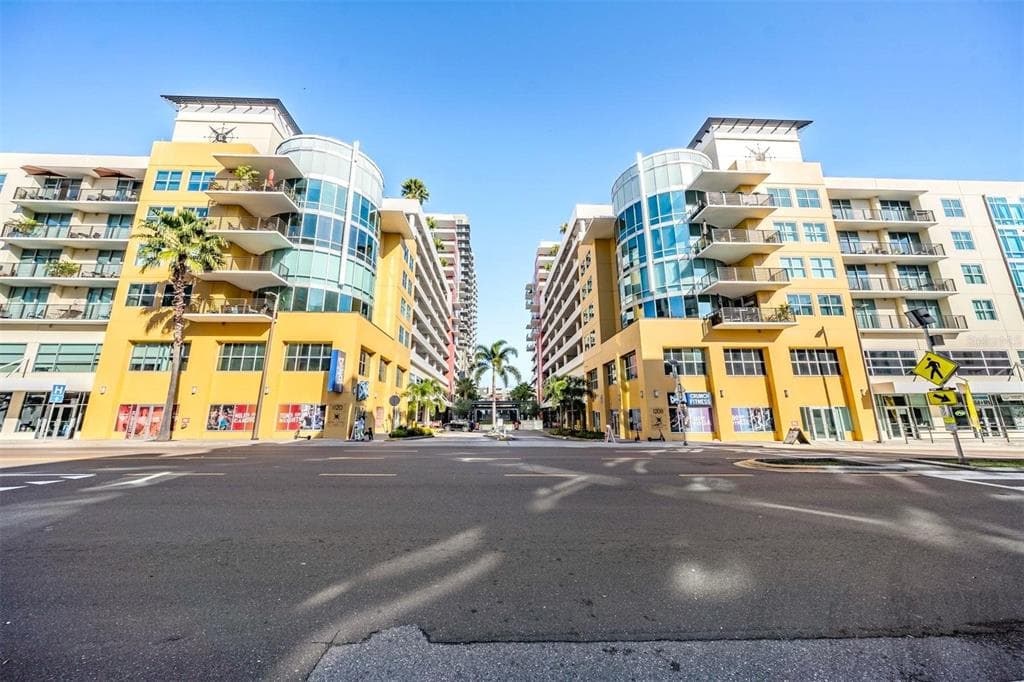1120 E KENNEDY BOULEVARD UNIT 912