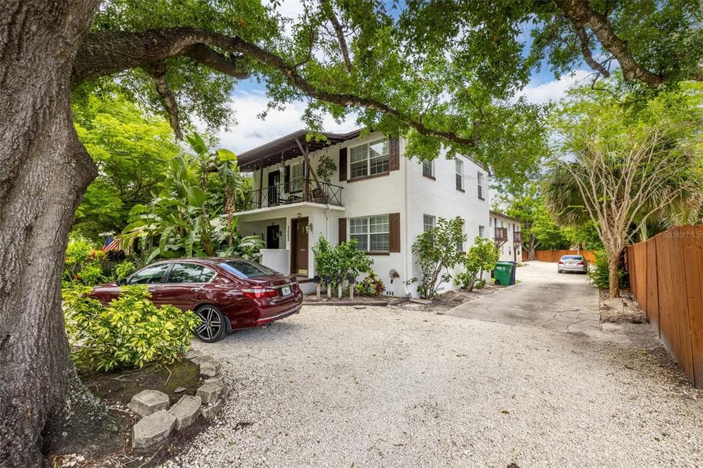2002 S HABANA AVENUE