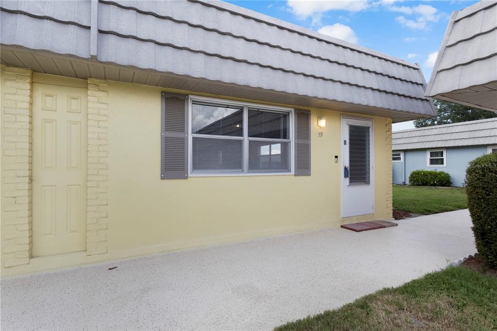 201 BEDFORD STREET UNIT 79 SUN CITY CENTER, FL 33573