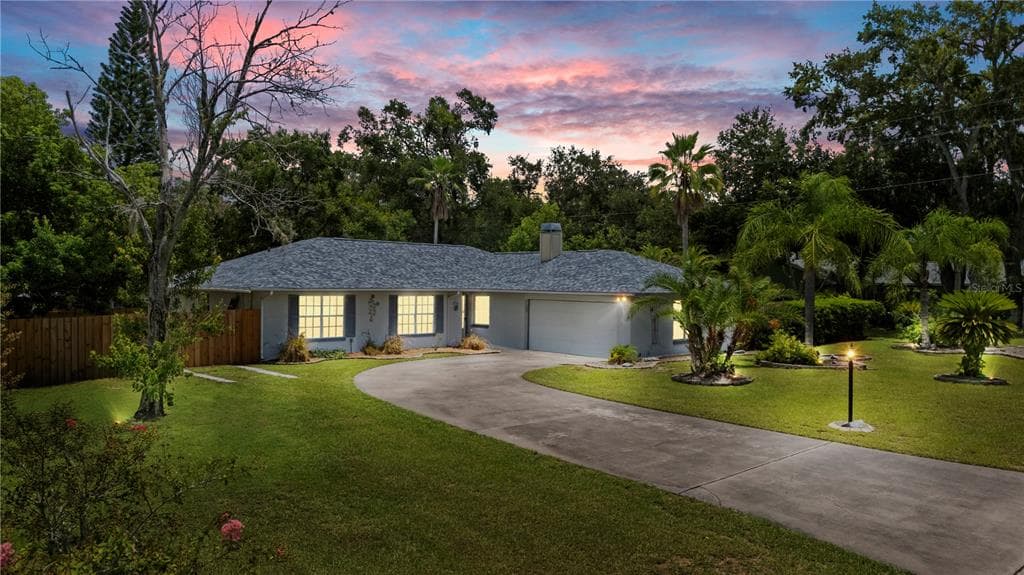 1101 BLACK KNIGHT DRIVE VALRICO, FL 33594
