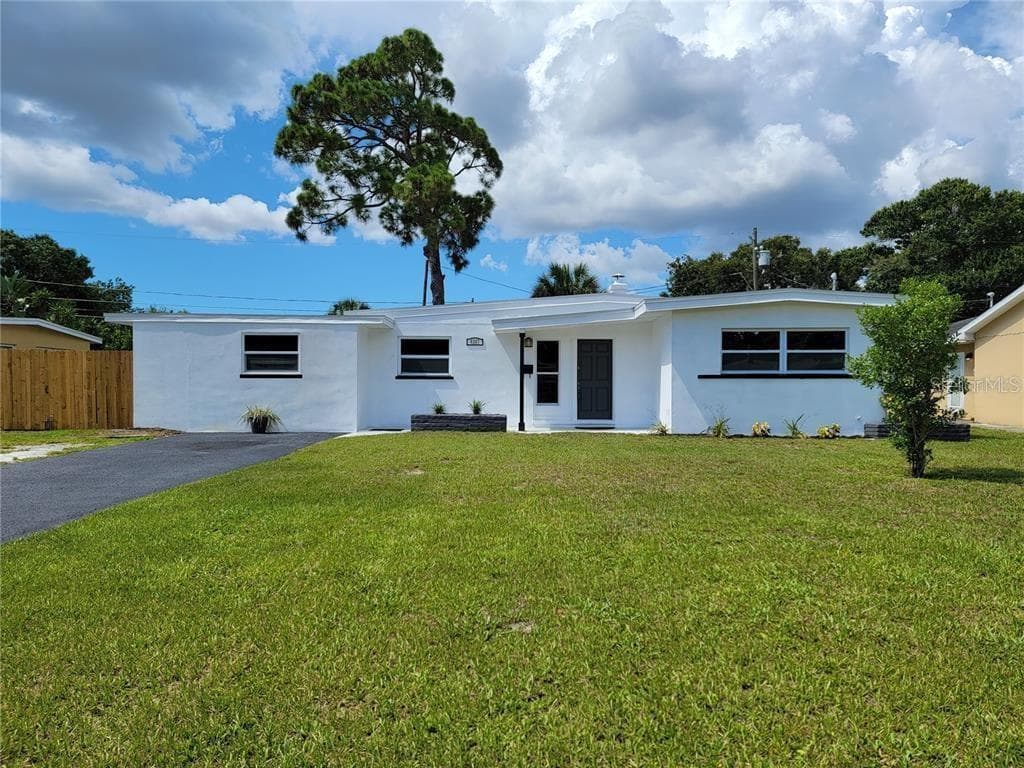 6267 HAMPTON DRIVE N ST PETERSBURG, FL 33710