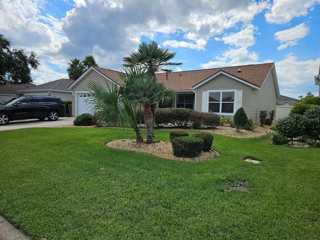 702 PINE HILLS PLACE THE VILLAGES, FL 32162