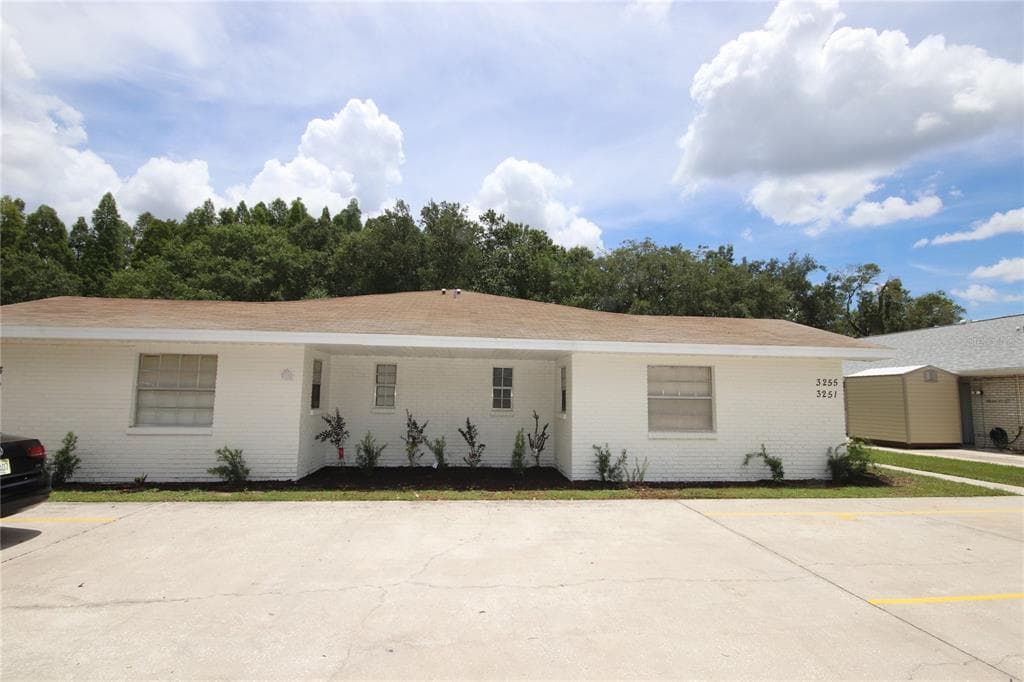 3253 BLOOMINGDALE VILLAS COURT BRANDON, FL 33511
