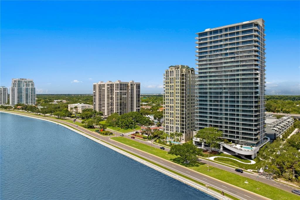 2912 W SANTIAGO STREET UNIT 1903 TAMPA, FL 33629