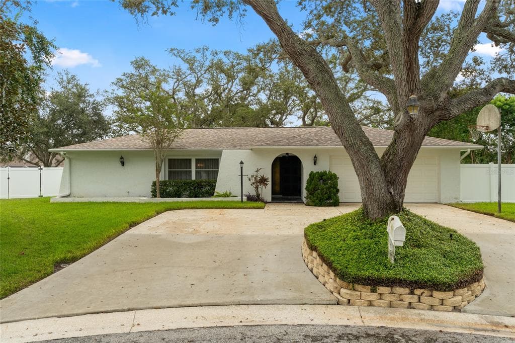 10389 BAY HILLS DRIVE