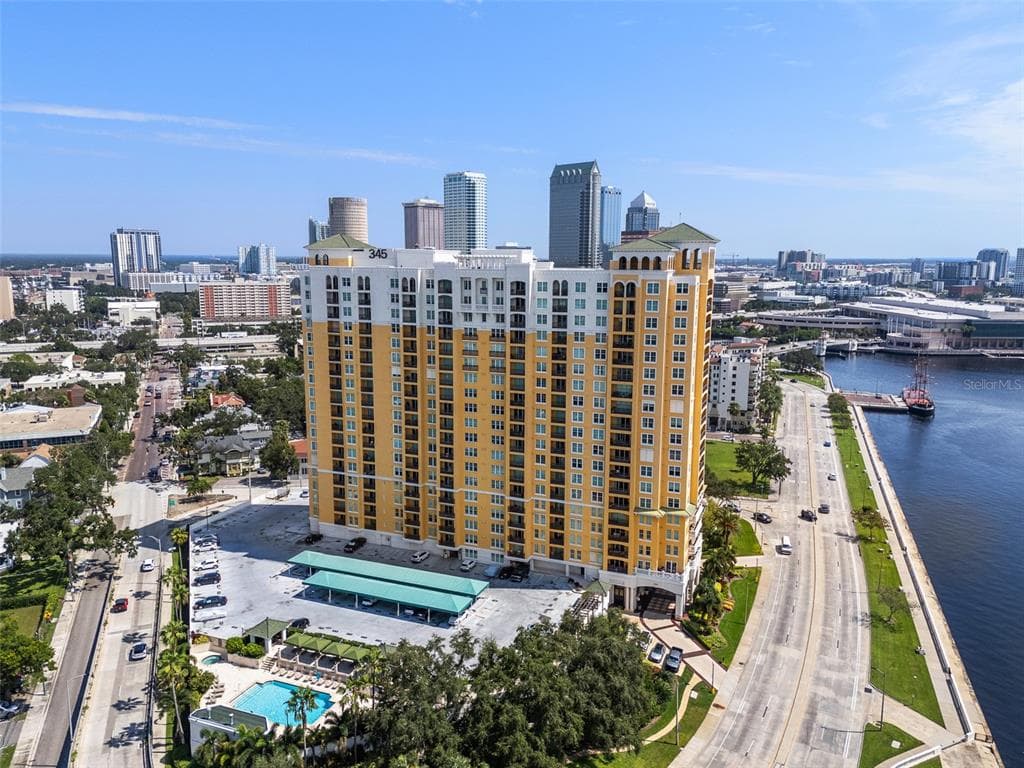 345 BAYSHORE BOULEVARD UNIT 1805 TAMPA, FL 33606