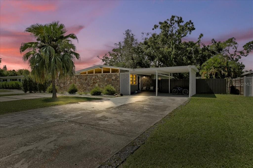 7502 LAKESIDE BOULEVARD