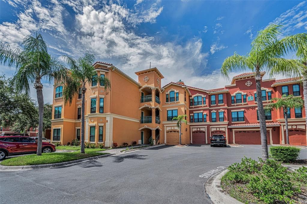 2738 VIA TIVOLI UNIT 220A CLEARWATER, FL 33764