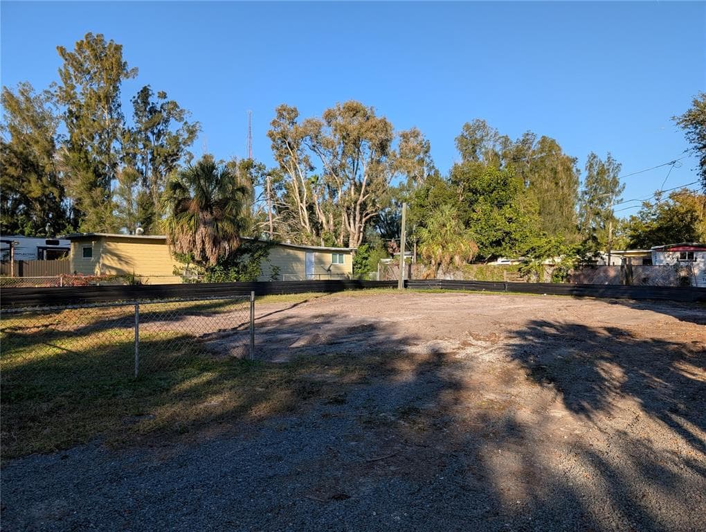 1331 MENTONE DRIVE NE ST PETERSBURG, FL 33702