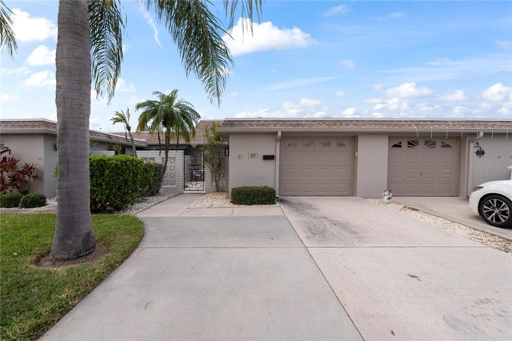517 BOCA CIEGA POINT BOULEVARD N ST PETERSBURG, FL 33708