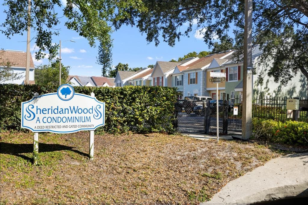 3342 W WYOMING CIRCLE TAMPA, FL 33611