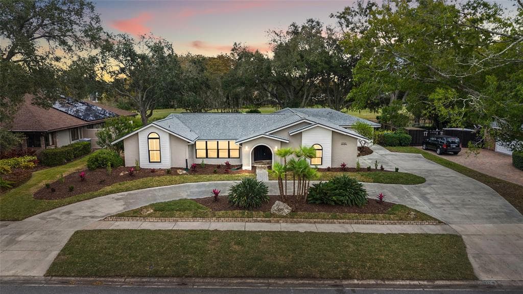 13310 GOLF CREST CIRCLE TAMPA, FL 33618