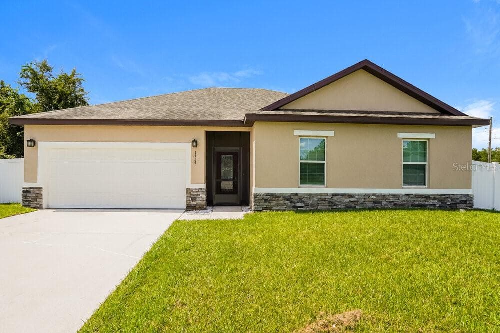 1424 KISSIMMEE COURT KISSIMMEE, FL 34759