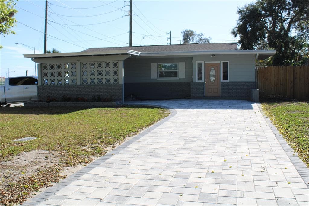 10704 50TH AVENUE N SEMINOLE, FL 33708