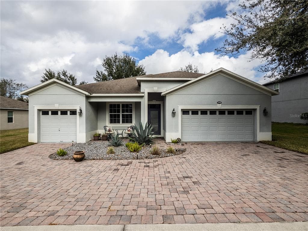 1098 HARMONY LANE