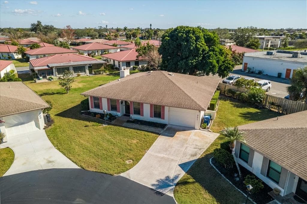 771 VIVIENDA SOUTH COURT UNIT 9 VENICE, FL 34293